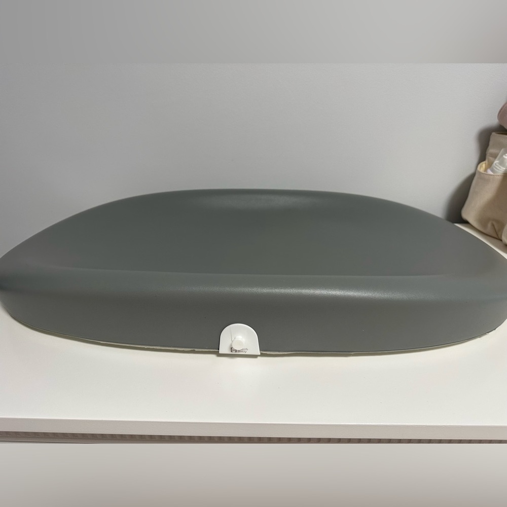 Hatch Baby Grow Smart Changing Pad + Scale